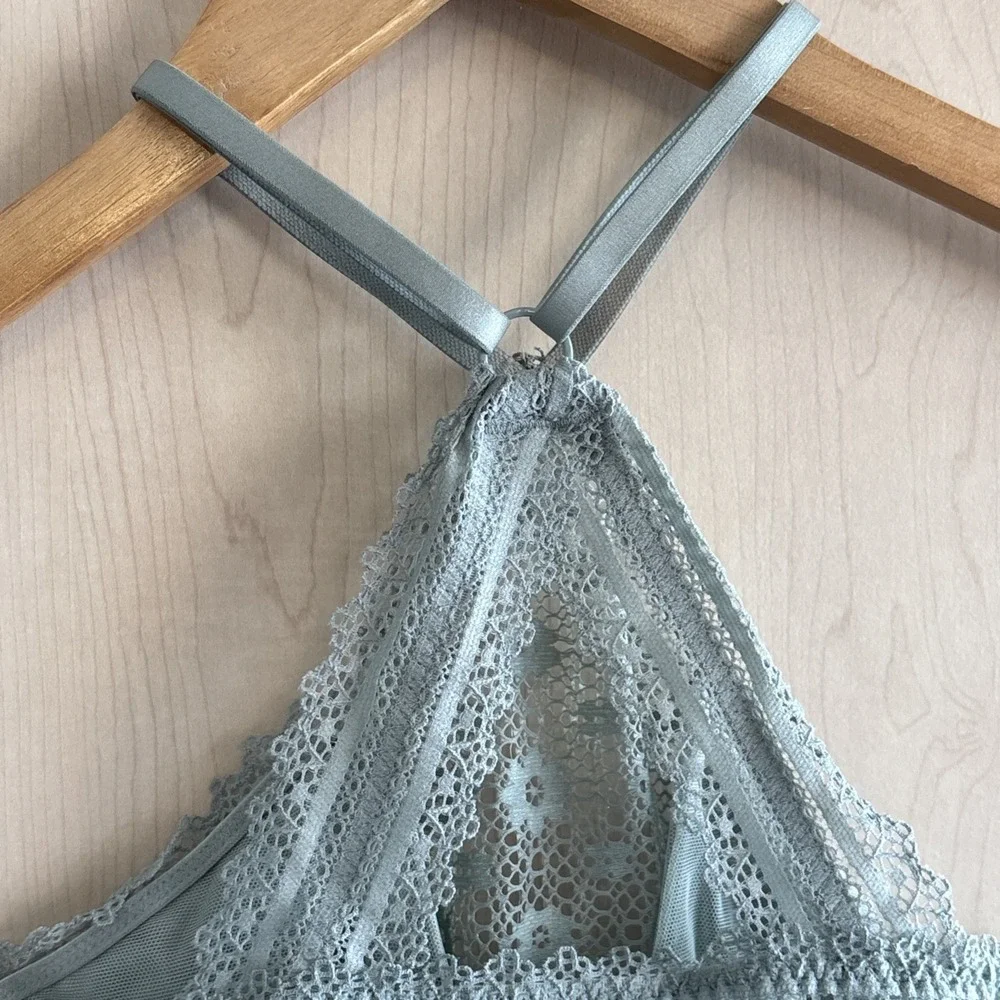 Victoria's Secret Bralette Size XS Light‎ Green Floral Lace Racerback Under Wire